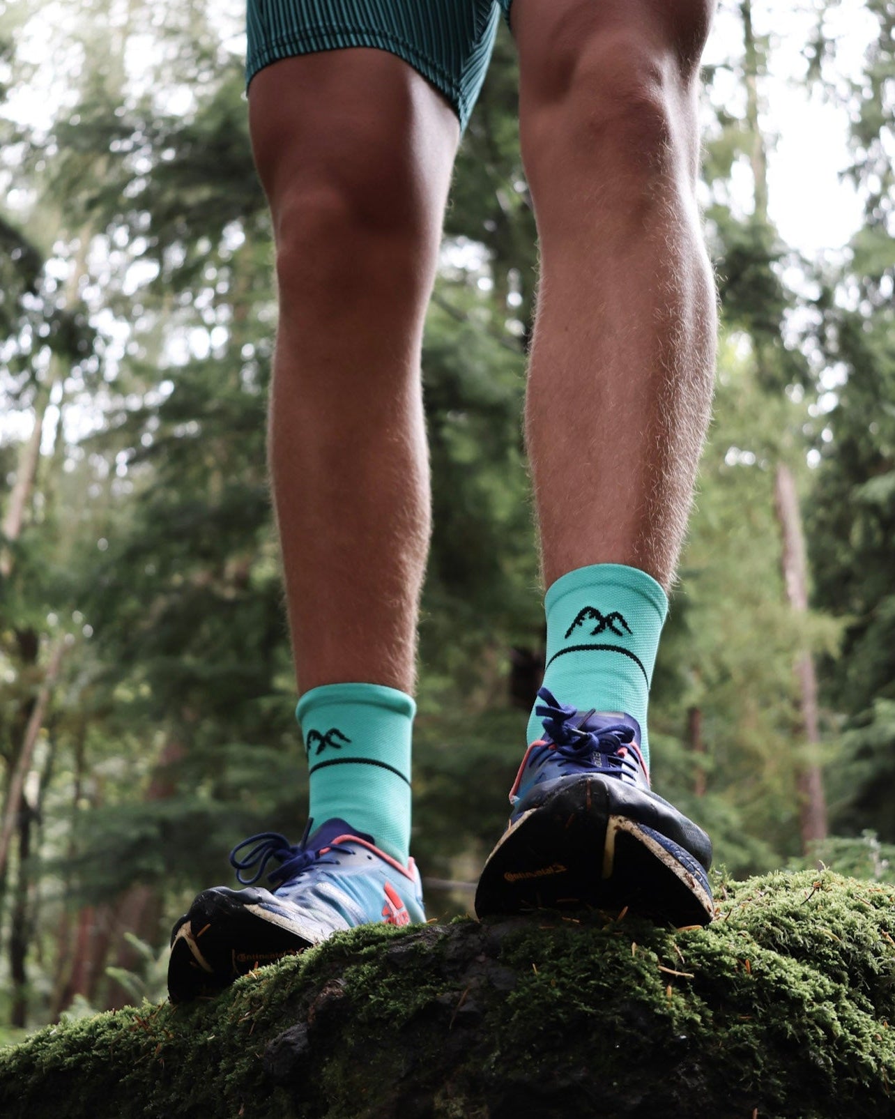 Green running socks static